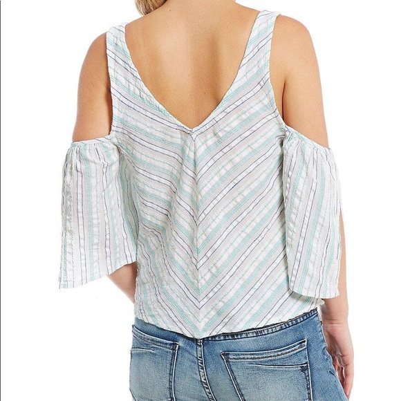 New with tags Banjara smocked cold shoulder top - Picture 2 of 8